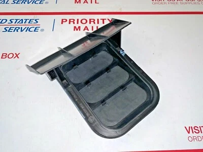 Painel traseiro esquerdo Volkswagen Beetle 2012 - 2019 acabamento de ventilação de ar fabricante de equipamento original - Imagem 1 de 4