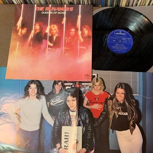 THE RUNAWAYS Queens Of Noise JAPAN LP RJ-7209 w/ POSTER INSERT Cherie Currie VG - Picture 1 of 12