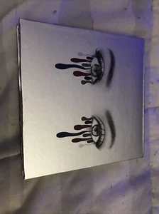 KYLIE COSMETICS THE HOLIDAY PALETTE KYSHADOW - Picture 1 of 5