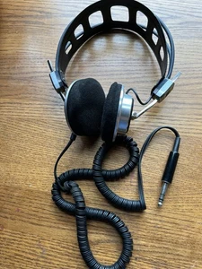 Realistic Pro-10 Headphones - Vintage DJ Style - Picture 1 of 4