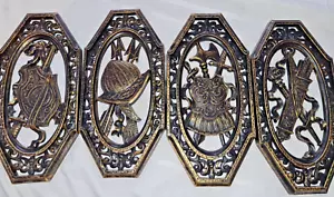 Set di 4 Placche da parete vintage Homco armatura medievale armi spagnole stemma - Foto 1 di 5