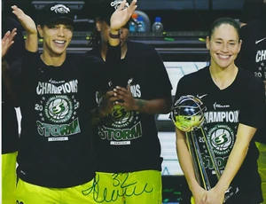 ALYSHA CLARK Signed 8.5 x 11 Photo WNBA Basketball SEATTLE STORM Champs FreeShip - Picture 1 of 1