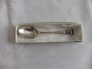SOLID SILVER & ENAMEL CHESTER SOUVENIR TEASPOON BY S J ROSE BIRMINGHAM 1947 - Picture 1 of 10