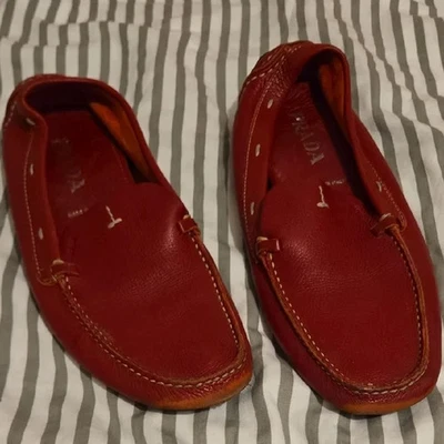 Auténticos mocasines de cuero rojo PRADA Milano talla 10 para hombre Foto 1 de 4