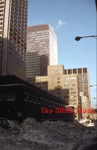 Nueva York Invierno Escena Callejera Nieve Coches Viejos 1970 35mm Slide - Imagen 1 de 1