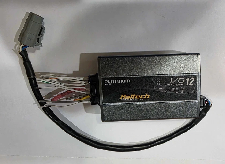 Caja expansora Haltech IO 12 basada en CAN 12 canales (incluye enchufe y pines) Foto 1 de 1