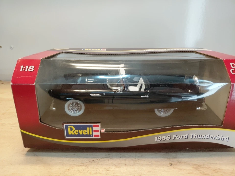 Revell 1:18 1956 Thunderbird rojo convertible fundido a presión 1992 en caja original Foto 1 de 4