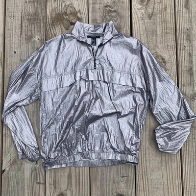 Jersey de manga larga plateado brillante de Forever 21 Foto 1 de 4