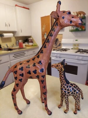 Lote de 2 orejas de cuero vintage de papel maché ojos de vidrio jirafa 17,5" 11" Foto 1 de 4