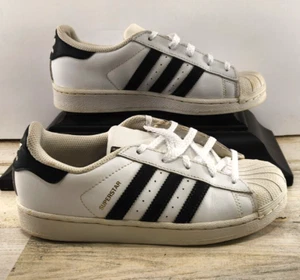 Adidas Originals Superstar Jungen Größe 3Y weiß mit schwarzen Streifen Sportschuhe - Bild 1 von 10