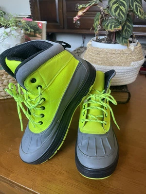 耐克 Youth 橡胶靴 5.5 霓虹绿色 — 第 1/4 张图片