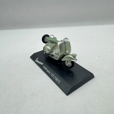 Hoffmann Vespa Scooter Model 125 1951 - Maisto - Scale 1:18 - Image 1 of 4