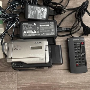 Sony DCR-TRV808K Handycam MiniDV Camcorder w/Battery Charger Tested Working - Picture 1 of 4
