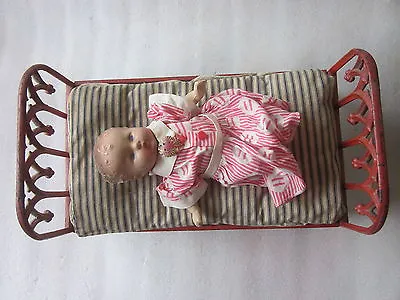 Victorian Era Cast Iron Doll Bed With Bedding And Vintage Doll 15 1/4  X 8 1/2  • 789.83£