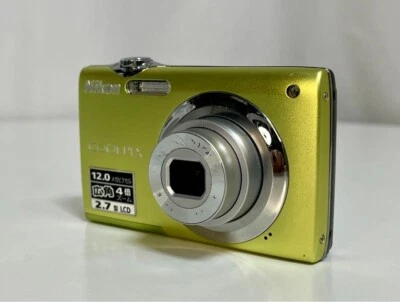 Cámara digital Nikon COOLPIX S Series S3000 verde 4x 12 MP solo cámara digital Foto 1 de 4