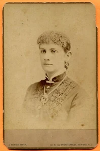 Newark, NJ, Portrait einer jungen Frau, von Smith, um 1880 - Bild 1 von 2
