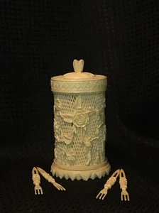 Vintage Ornate HORS D'OEUVRE FORKS & HOLDER 29 Forks "CELLULOID" Hong Kong - Picture 1 of 12