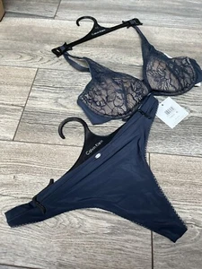 Calvin Klein navy blue Plunge Bra & Thong Set, Bra 32B & Thong Medium - Geniune - Picture 1 of 15