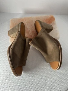 Shoes Clog Mules Sz7 Slip On Heels André Assous Suri Slide Sandal Tan Suede - Picture 1 of 12