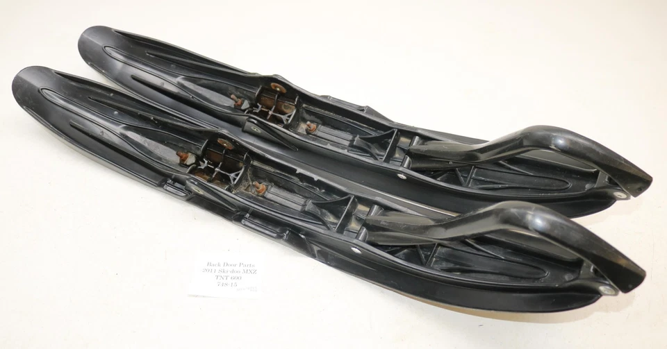 2011 Ski-doo Mxz Tnt 600 Carb Xp Pilot 5.7 Plastic Skis Ski Black - Изображение 1 из 4