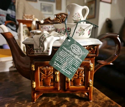 Portmeirion Paul Cardew Large Botanic Garden Washstand Teapot - Image 1 of 4