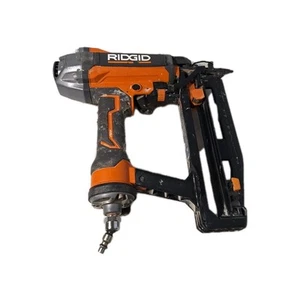 RIDGID R250SFF3 16-Gauge 2-1/2" Pneumatic Straight Finish Nailer U3 - Picture 1 of 4