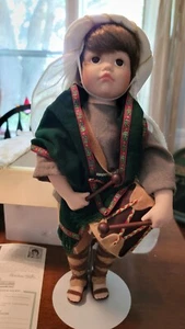 Vintage Ashton Drake Little Drummer Boy con scatola documenti suona musica e braccio si muove - Foto 1 di 7