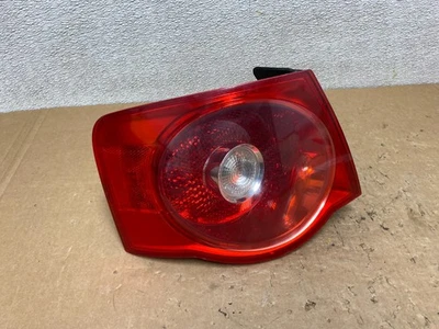 Luz trasera izquierda del lado del conductor Volkswagen Jetta 2005-2007 sedán OEM V5594 DW Foto 1 de 4