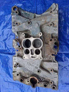 Colector de admisión de aluminio de 4 barriles Oldsmobile 307 22504068 - Imagen 1 de 24