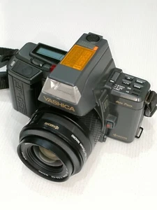 Yashica 230AF fotocamera 35-70/70-210 AF obj./CS-250 AF flash/DATA BACK DA-2 TOP! - Foto 1 di 8