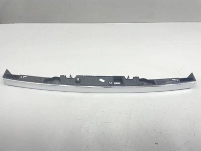 BMW 750Li F01 F02 2009-2012 tapa trasera maletero moldura agarre manija luz fabricante de equipos originales 7200035 Foto 1 de 4