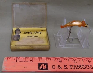 Lucky Lady Tackle Co., LA, CA. Señuelo "Inner Glow" 2 1/4", sin pescar con caja - Imagen 1 de 5