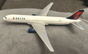 Skymarks Delta Airlines Boeing Flugzeug - Bild 1 von 4