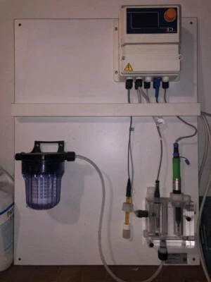 centralina per controllo prodotti chimici piscina - Immagine 1 di 3