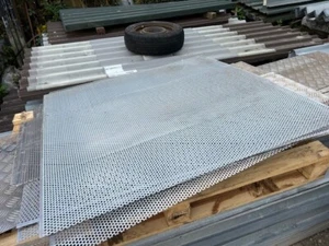 Perforated Aluminium mesh sheet 1000 x 1000 x 1.6mm thick - Picture 1 of 6