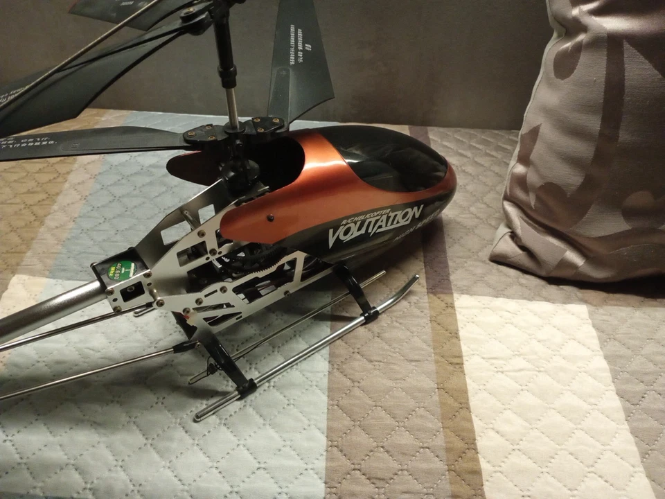 Volitation Hubschrauber 40.600Mhz + Fernbedienung - Bild 1 von 4