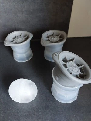 3x Eiskugelform mit Deckel XXL Eiswürfelform 5cm x 4cm große Eiswürfel Eiform - Bild 1 von 4