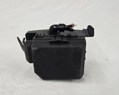 2008-2011 Chevrolet Impala Engine Fuse Box w/o Police Package; w/o Fog Lamps - Image 1 of 4
