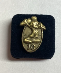 Disney - Cast Member - 10 Year Service Pin Mickey Mouse - Picture 1 of 2