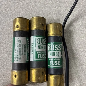 LOTTO OIF 3 BUSSMANN BUSS NON60 FUSIBILE UNA TANTUM 60AMP 250VOLT #N3A - Foto 1 di 2