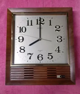 Vintage SEIKO Quartz Striking Wall Clock with Chime QB508B For Restoration - Picture 1 of 17