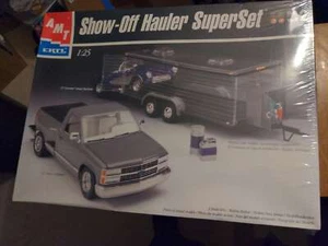AMT/Ertl Show Off Hauler Super Set 1991 Chevy C1500 1/25 Scale Model Kit Sealed - Picture 1 of 2
