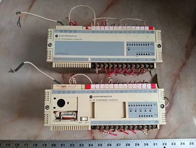ALLEN-BRADLEY SLC100 1746-LP101 SER C FRN 5 W/ 1746-E101 EXPANSION UNIT - Image 1 of 4