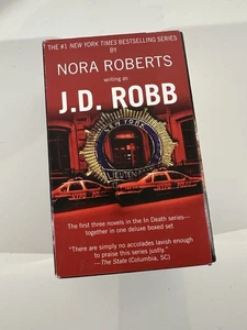 J. D. Robb (Nora Roberts) Paperback 3 Pack - Imagen 1 de 10