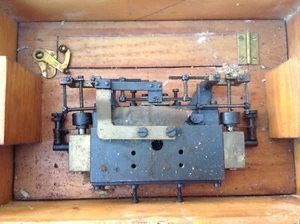 WW2 Predictor oil relay unit type 46 - Picture 1 of 6