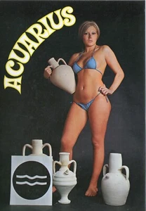 Zodiaco Acuario Postal Geocard España Finales Años 70 Principios Años 80 Pin-Up Bikini Niña - Imagen 1 de 2