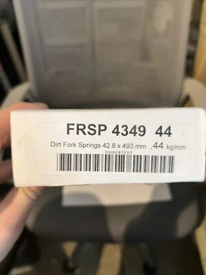 Nuevos resortes de horquilla Race Tech 42,8 x 493 mm 0,44 kg/mm #FRSP 434944 HOL1 Foto 1 de 3