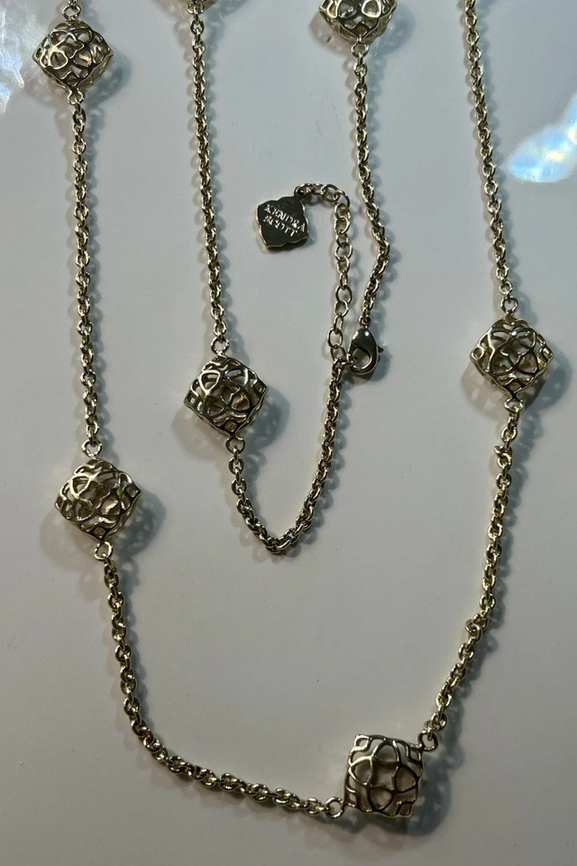 Colar Kendra Scott Nemera Long Station filigrana dourada 38”-43” aposentado assinado - Imagem 1 de 4
