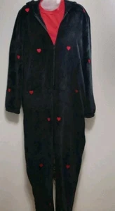 Neu Victoria’s Secret Pyjama/Strampler pink M/L schwarz Einteiler Herzen flauschige Kapuze - Bild 1 von 12