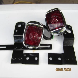 1940-53 Chevy truck taillights, black housing and brackets 12 VOLT. - Foto 1 di 4